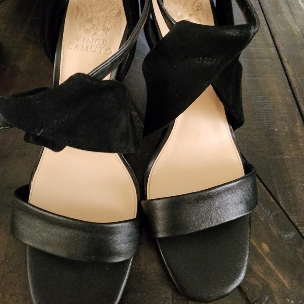 Vince Camuto Open toe strappy heel